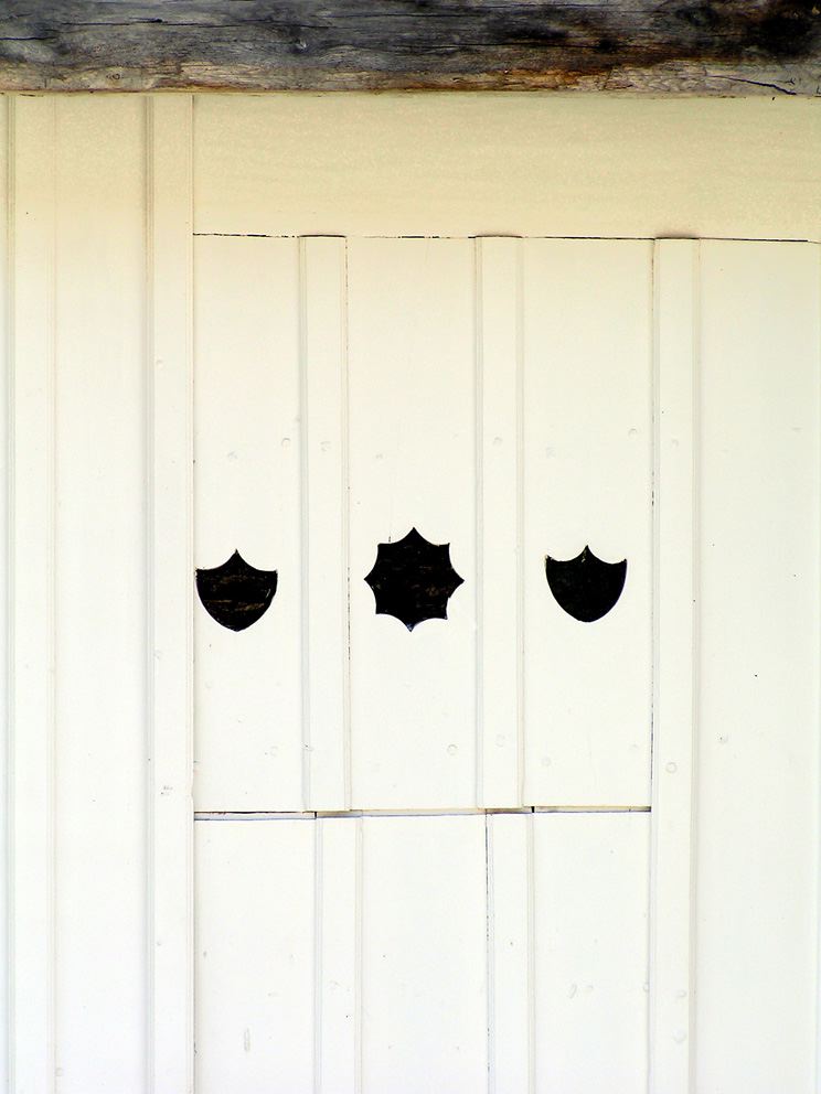 barn-door-decoration.jpg